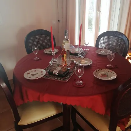 בית נופש Catherine's Maisonette Áfra