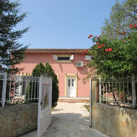 Catherine's Maisonette Дом отдыха *
